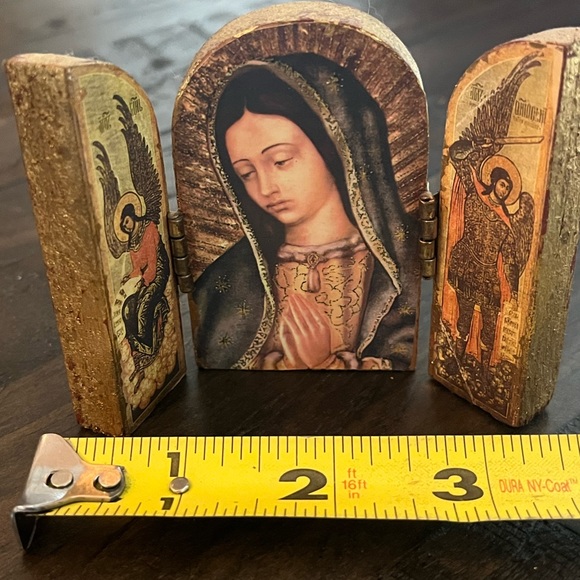 Vintage Mexican Carved Wooden 3-Panel Religious Triptych - Picture 4 of 8